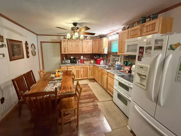 4333 BIG STONY CREEK RD, Goldbond, VA 24150