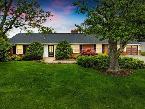 806 BERKLEY ST, Radford, VA 24141