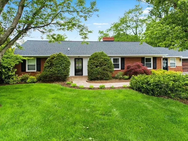 806 BERKLEY ST, Radford, VA 24141