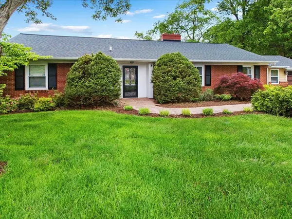 806 BERKLEY ST, Radford, VA 24141