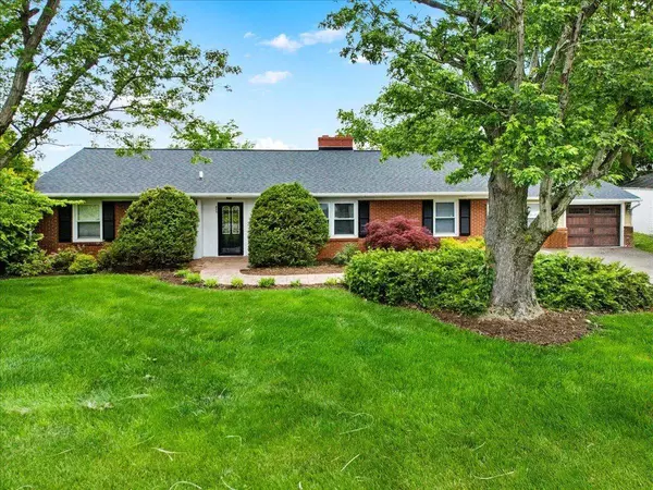 806 BERKLEY ST, Radford, VA 24141