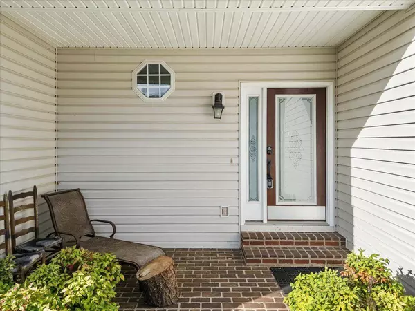 2695 Blossom Trail E, Blacksburg, VA 24060