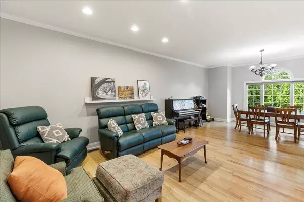 2695 Blossom Trail E, Blacksburg, VA 24060