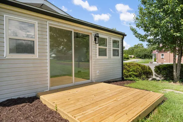 712 Eighth ST, Radford, VA 24141