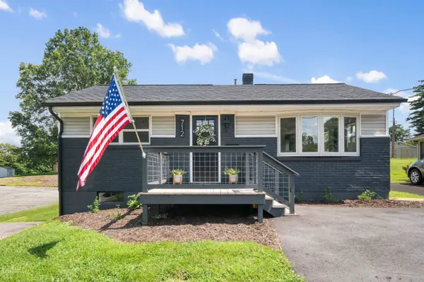 712 Eighth ST, Radford, VA 24141