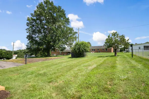 712 Eighth ST, Radford, VA 24141