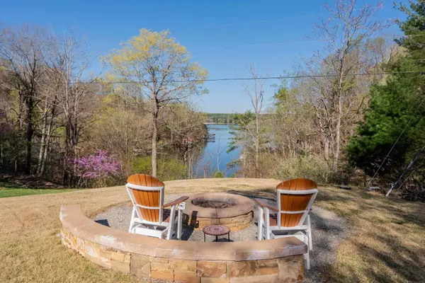 4536 Plantation Estates RD, Radford, VA 24141