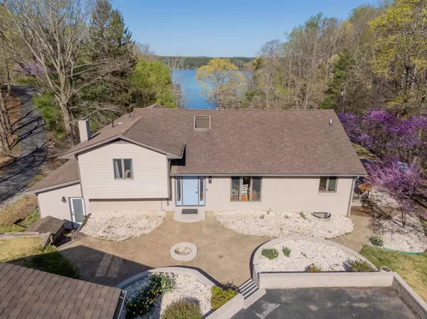 4536 Plantation Estates RD, Radford, VA 24141