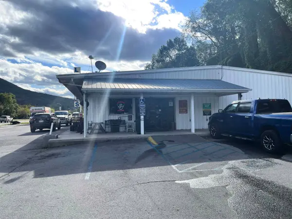 2841 VIRGINIA AVE, Narrows, VA 24124