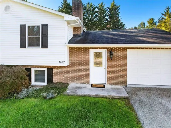 1107 ROBIN RD, Blacksburg, VA 24060