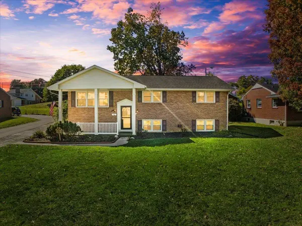 902 ROBERTSON ST, Radford, VA 24141