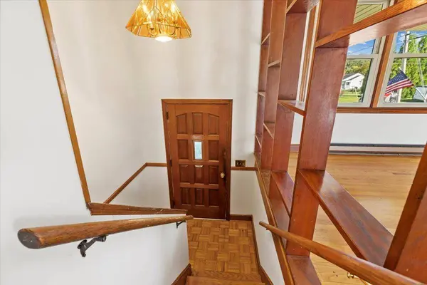 902 ROBERTSON ST, Radford, VA 24141