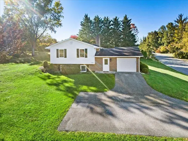 1107 ROBIN RD, Blacksburg, VA 24060