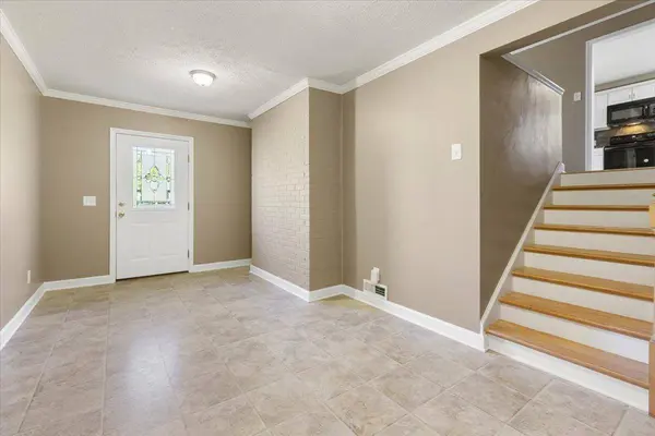 1107 ROBIN RD, Blacksburg, VA 24060