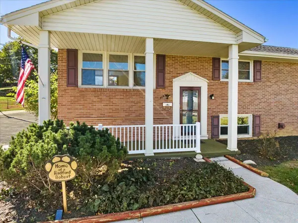 902 ROBERTSON ST, Radford, VA 24141