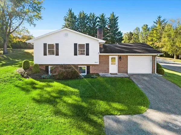 1107 ROBIN RD, Blacksburg, VA 24060