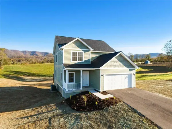 227 GREEN TREE RD, Pembroke, VA 24136