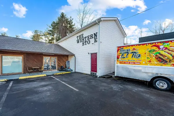 3015 N Franklin ST, Christiansburg, VA 24073