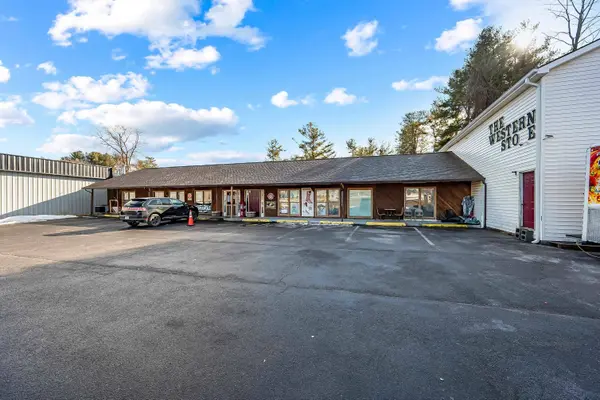 3015 N Franklin ST, Christiansburg, VA 24073