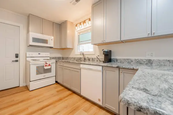 4886 Lakeshore DR, Dublin, VA 24084