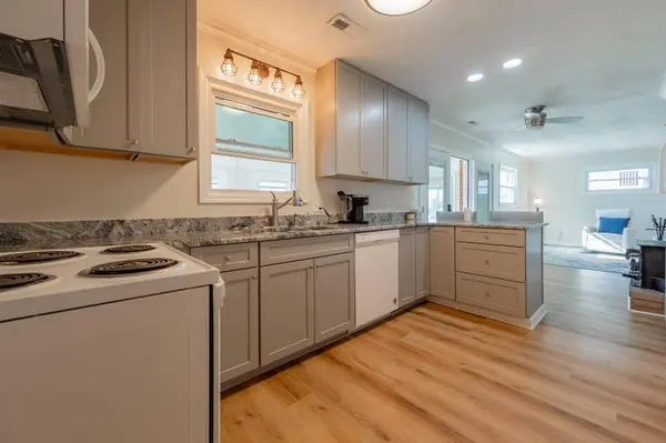 4886 Lakeshore DR, Dublin, VA 24084