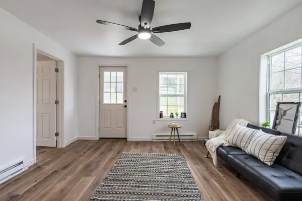 1009 Fifth Street SE, Pulaski, VA 24301