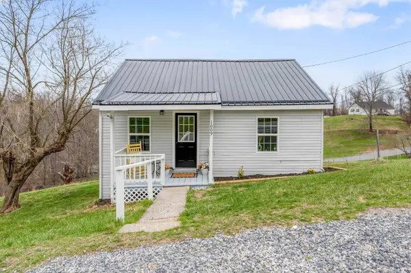 1009 Fifth Street SE, Pulaski, VA 24301