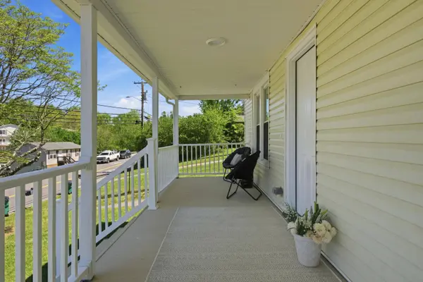 904 GILES RD, Blacksburg, VA 24060