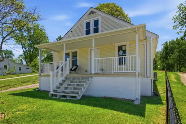 904 GILES RD, Blacksburg, VA 24060
