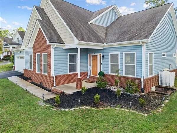 1015 FALOR LN, Christiansburg, VA 24073