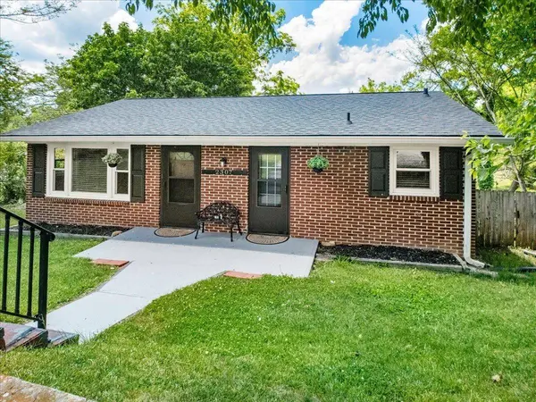 2307 2ND St ST, Radford, VA 24141