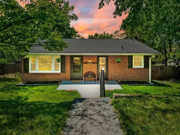 2307 2ND St ST, Radford, VA 24141