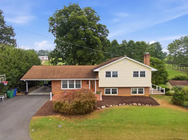 75 Walnut Drive NW