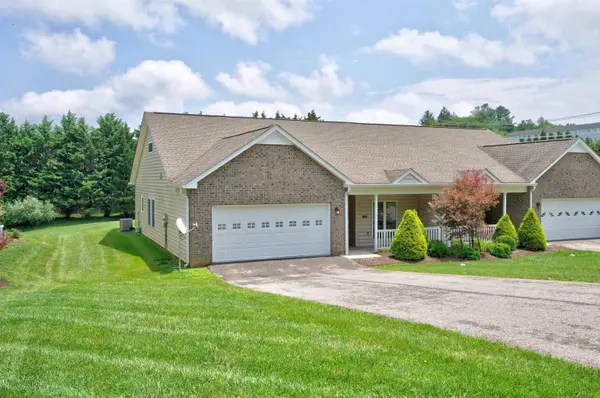 163 WALTERS DR, Christiansburg, VA 24073