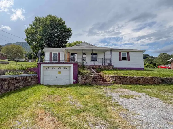 1066 PULASKI GILES TPKE, Pearisburg, VA 24134