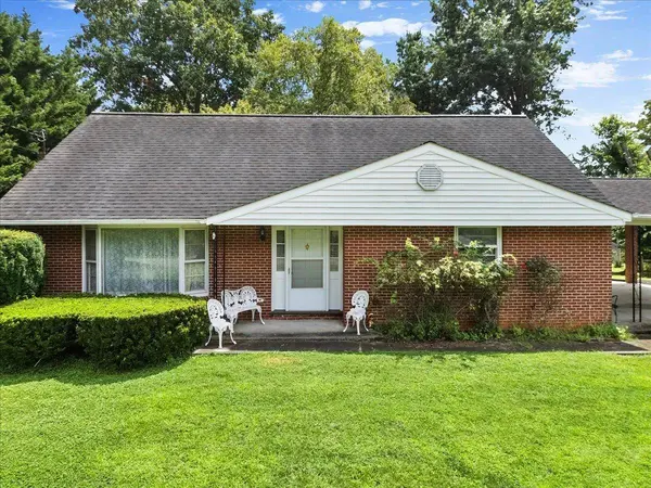 108 WILLIAMS AVE, Radford, VA 24141