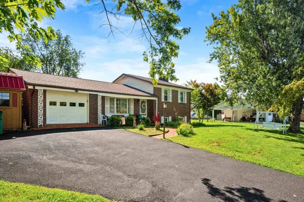 535 Walters DR, Christiansburg, VA 24073