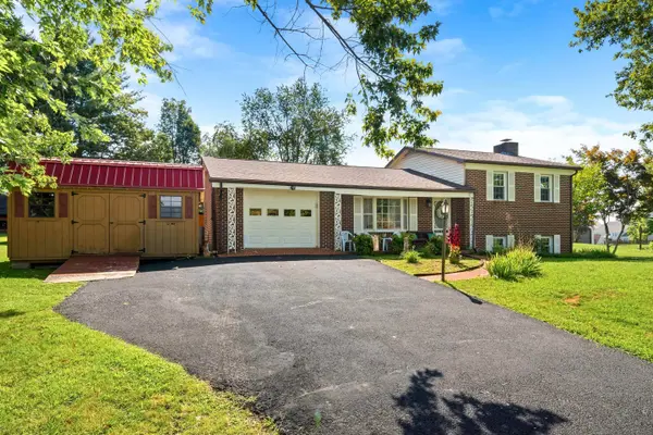 535 Walters DR, Christiansburg, VA 24073