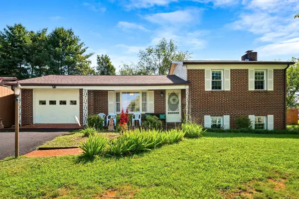 535 Walters DR, Christiansburg, VA 24073