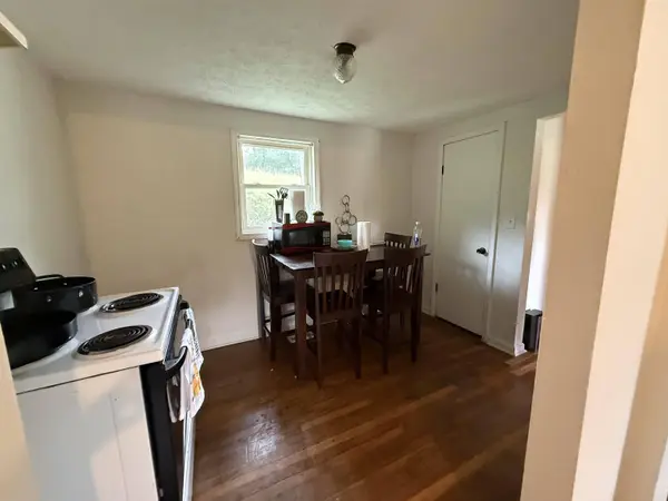 1112 Mcmillian LN, Pulaski, VA 24301