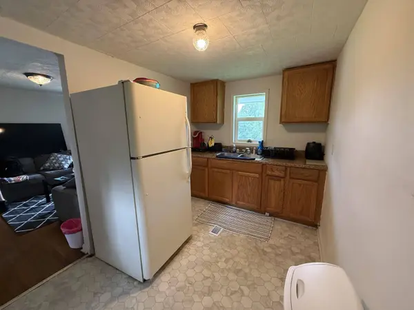 1112 Mcmillian LN, Pulaski, VA 24301