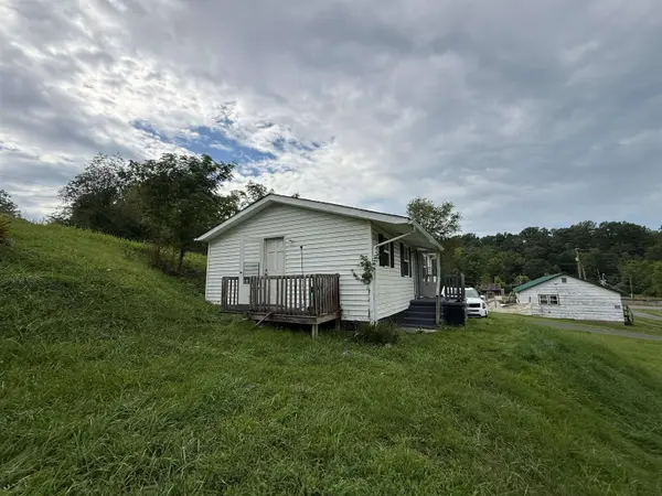 1112 Mcmillian LN