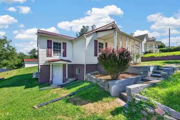 713 Elizabeth ST, Pulaski, VA 24301