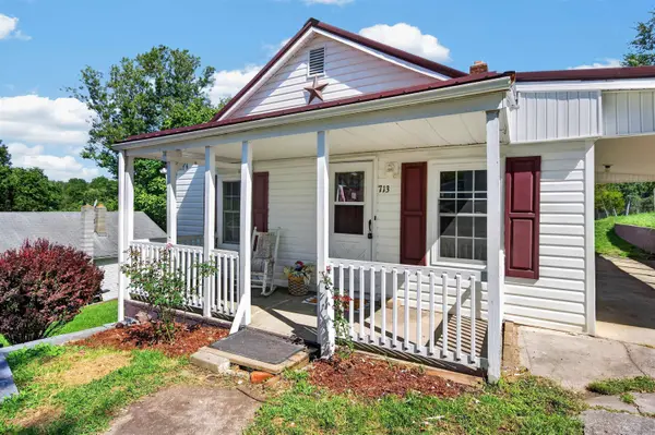 713 Elizabeth ST, Pulaski, VA 24301