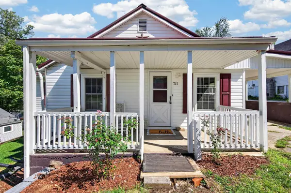 713 Elizabeth ST, Pulaski, VA 24301