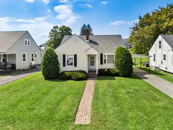 113 Roberta ST, Narrows, VA 24124