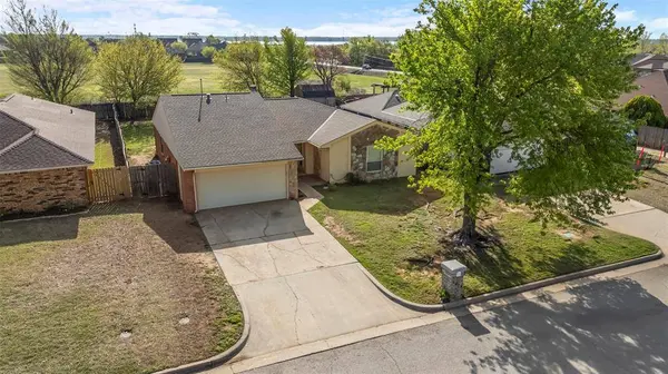 3808 Regatta RD, Yukon, OK 73099
