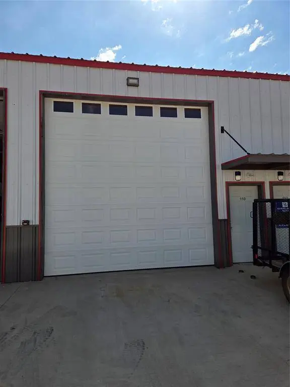 308 W State 152 HWY #110, Mustang, OK 73064