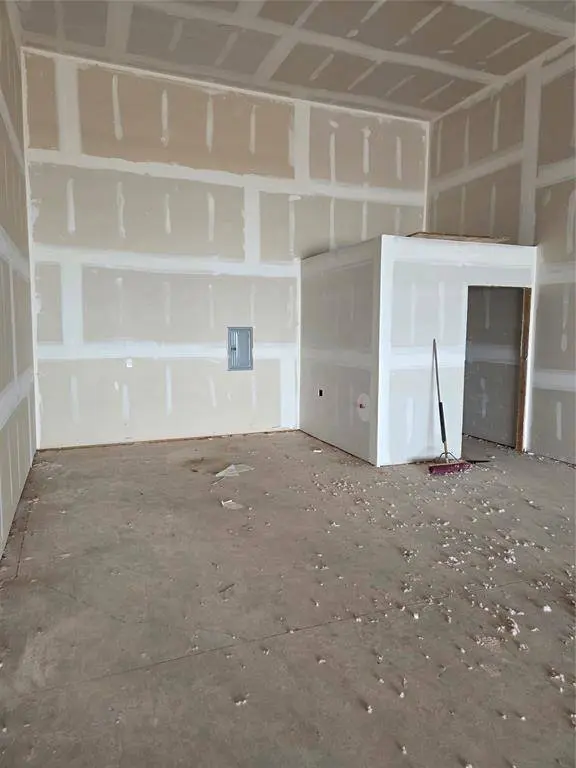 308 W State 152 HWY #110, Mustang, OK 73064
