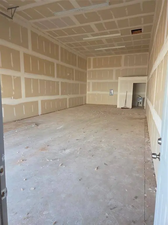 308 W State 152 HWY #110, Mustang, OK 73064